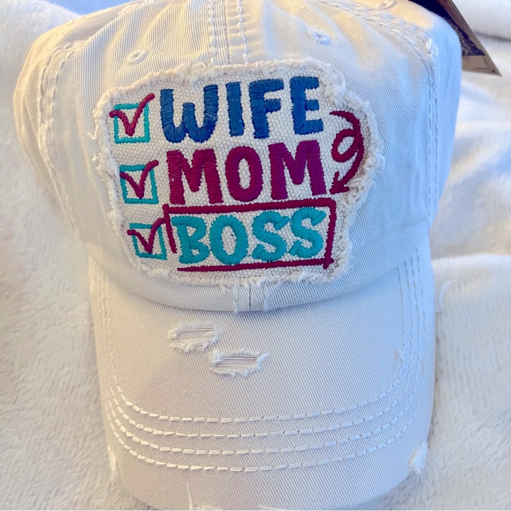 Wife✔️Mom✔️Boss✔️ hat
